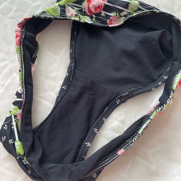 Bikini size 6 - Picture 5 of 5